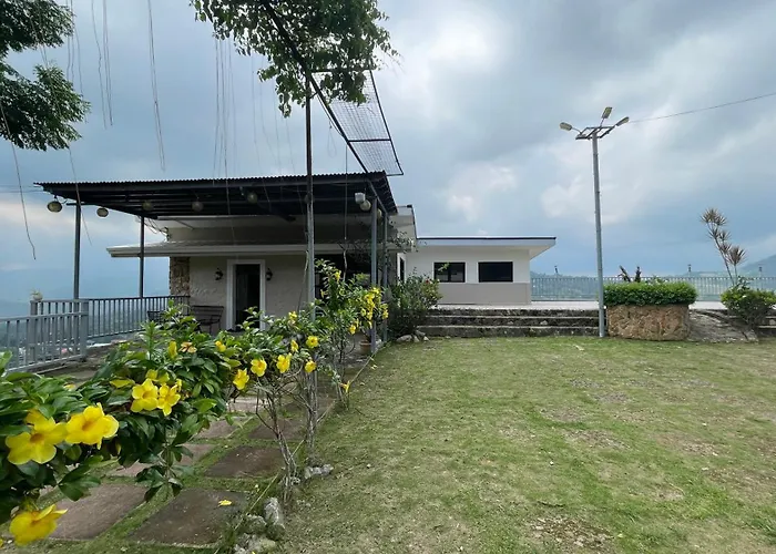 Serenity Farm And By Hiverooms Resort *